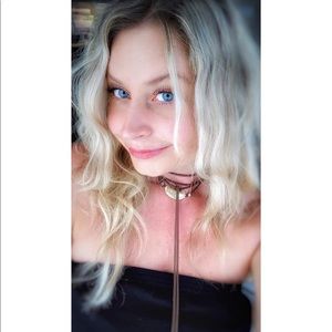 Meet your Posher, Crystal